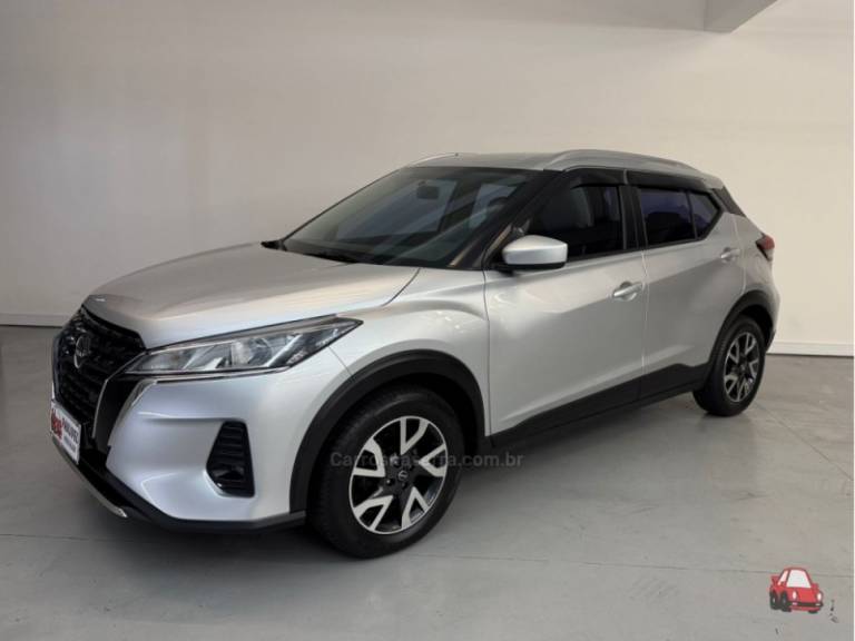 NISSAN - KICKS - 2023/2023 - Prata - R$ 99.900,00