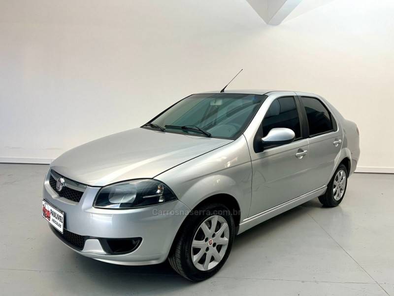 FIAT - SIENA - 2013/2013 - Prata - R$ 33.900,00