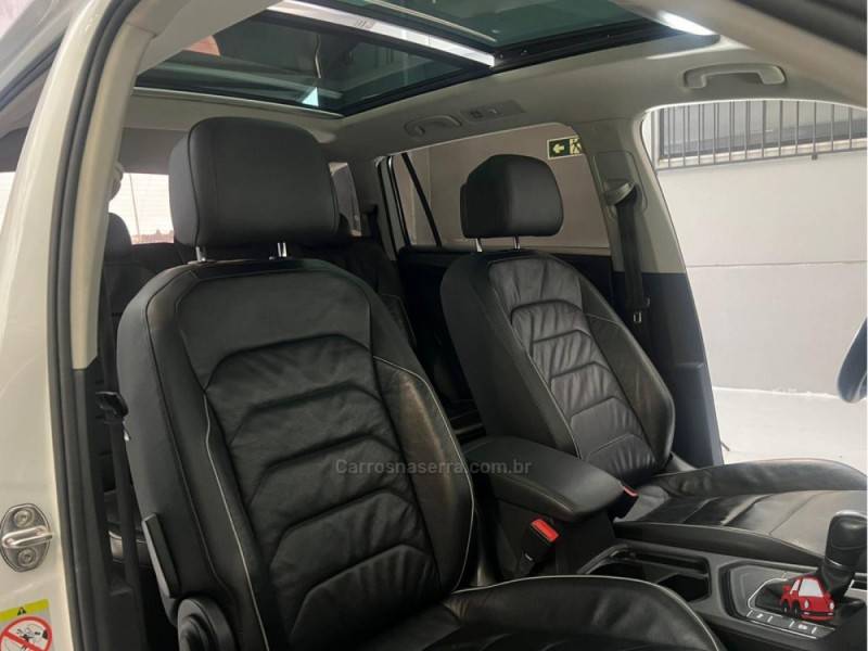 VOLKSWAGEN - TIGUAN - 2019/2019 - Branca - R$ 124.900,00