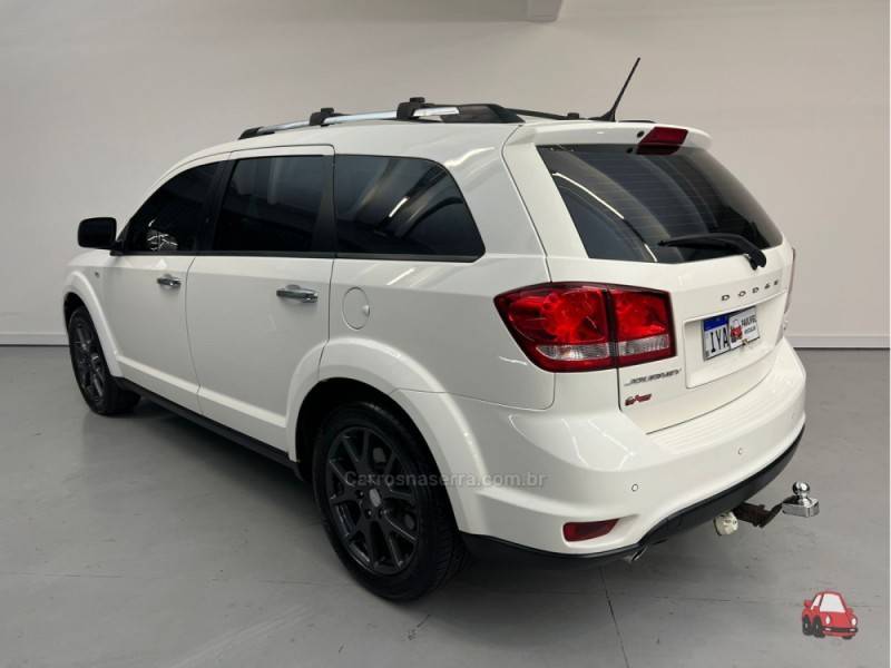 DODGE - JOURNEY - 2014/2014 - Branca - R$ 65.900,00