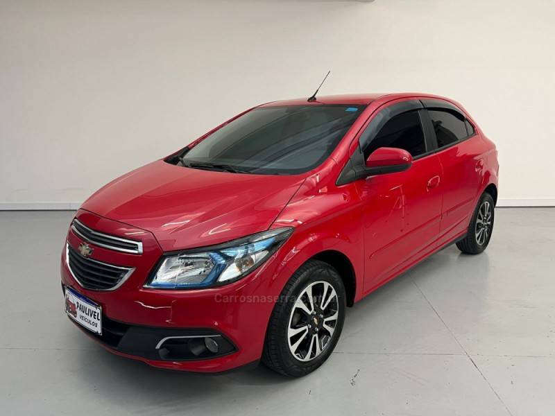 CHEVROLET - ONIX - 2016/2016 - Vermelha - R$ 57.900,00