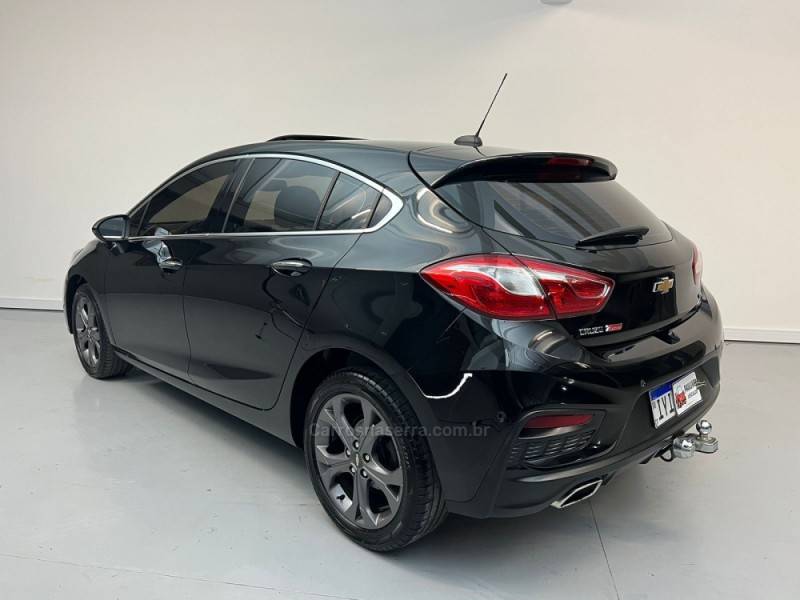 CHEVROLET - CRUZE - 2018/2018 - Preta - R$ 96.900,00