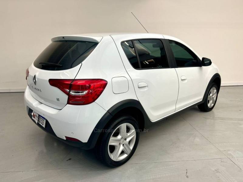 RENAULT - SANDERO - 2019/2020 - Branca - R$ 61.900,00