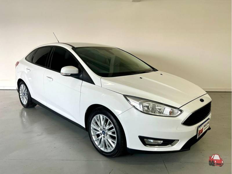 FORD - FOCUS - 2016/2016 - Branca - R$ 58.900,00