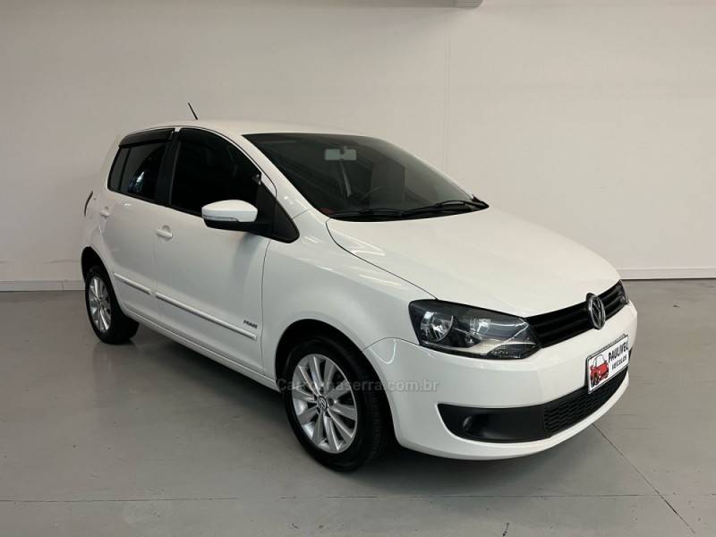 VOLKSWAGEN - FOX - 2010/2010 - Branca - R$ 34.900,00