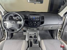 TOYOTA - HILUX - 2014/2014 - Branca - R$ 99.900,00