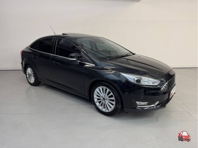 FORD - FOCUS - 2017/2017 - Preta - R$ 71.900,00