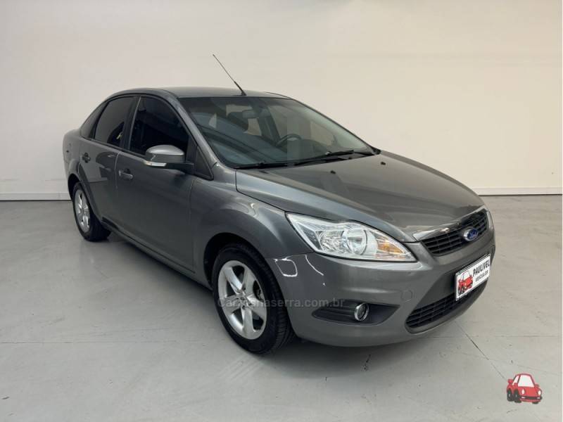 FORD - FOCUS - 2011/2011 - Cinza - R$ 39.900,00