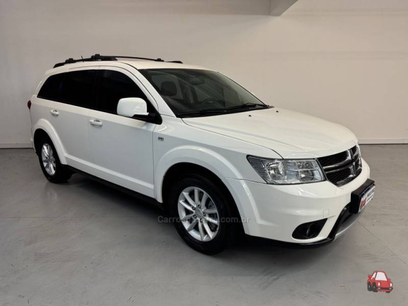 DODGE - JOURNEY - 2015/2015 - Branca - R$ 62.900,00