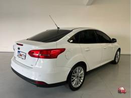 FORD - FOCUS - 2016/2016 - Branca - R$ 58.900,00