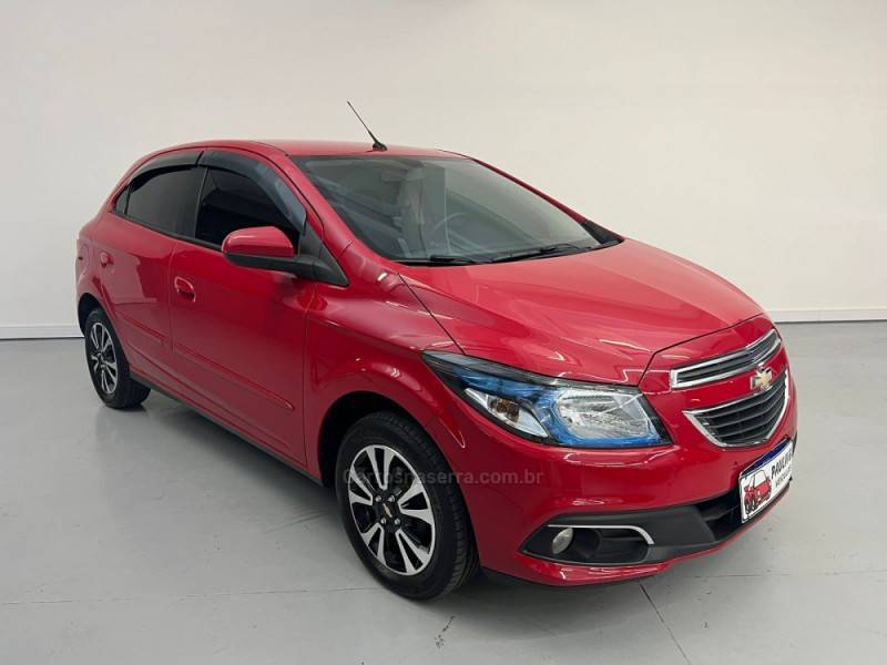 CHEVROLET - ONIX - 2016/2016 - Vermelha - R$ 57.900,00